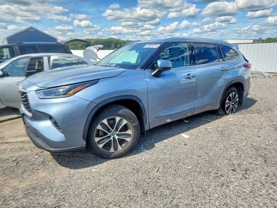 5TDGZRBH8MS****** 2021 Toyota Highlander
