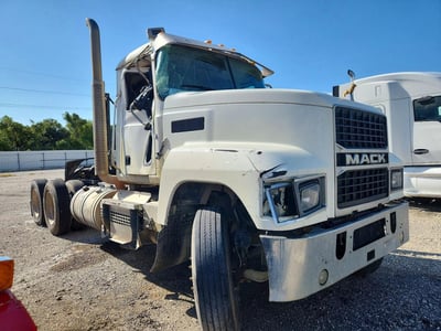 1M1PN4GY1PM****** 2023 Mack Pinnacle
