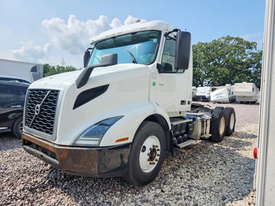 2020 Volvo Vnr64t