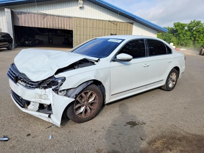 1VWAT7A31GC****** 2016 Volkswagen Passat