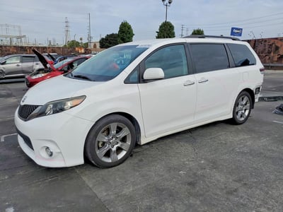 5TDXK3DC9DS****** 2013 Toyota Sienna