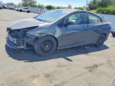 JTDKARFUXG3****** 2016 Toyota Prius
