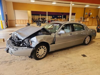 1LNHM81VX6Y****** 2006 Lincoln Town Car