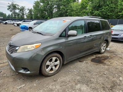 5TDKK3DC7BS****** 2011 Toyota Sienna