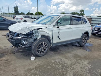 3VV3B7AX4LM****** 2020 Volkswagen Tiguan