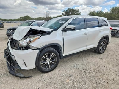 5TDZARFH4KS****** 2019 Toyota Highlander