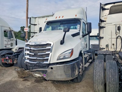3AKJHLDV5LS****** 2020 Freightliner Cascadia 126