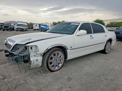 2003 Lincoln Town Car