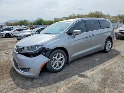 2C4RC1FG1JR****** 2018 Chrysler Pacifica