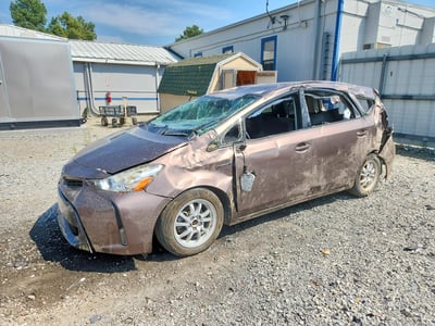 JTDZN3EU1FJ****** 2015 Toyota Prius V