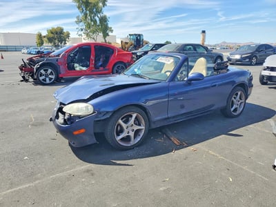 JM1NB353010****** 2001 Mazda MX-5 Miata