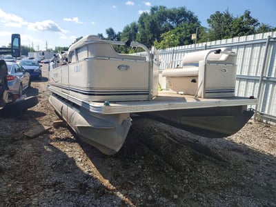 STR7147***** 2003 Starcraft Boat