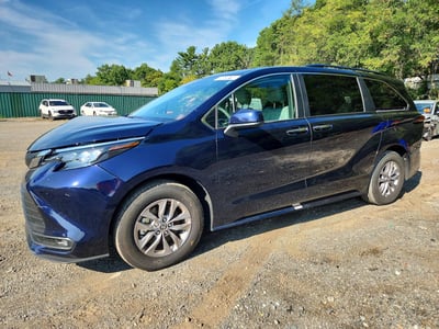 5TDYRKEC8TS****** 2026 Toyota Sienna Hybrid
