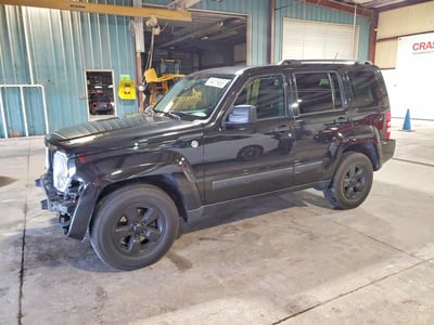 1C4PJMAK5CW****** 2012 Jeep Liberty