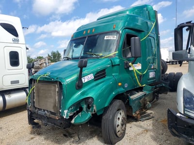 3AKJGHDV8HS****** 2017 Freightliner Cascadia 132