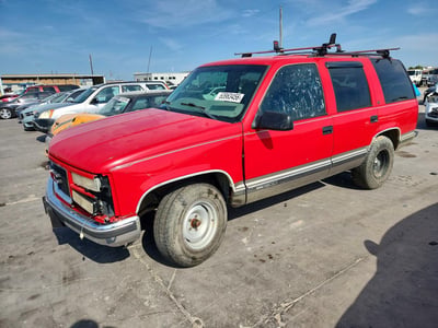 1GKEC13R8XJ****** 1999 GMC Yukon