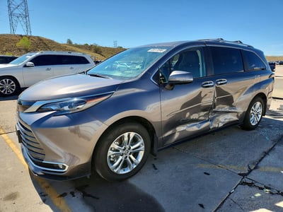 2024 Toyota Sienna Hybrid