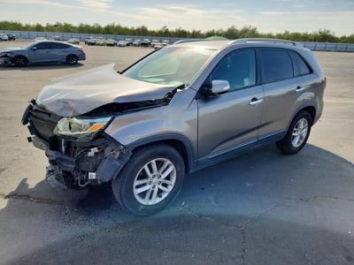 5XYKT3A65EG****** 2014 Kia Sorento