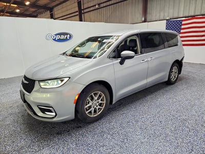 2C4RC1BG0PR****** 2023 Chrysler Pacifica