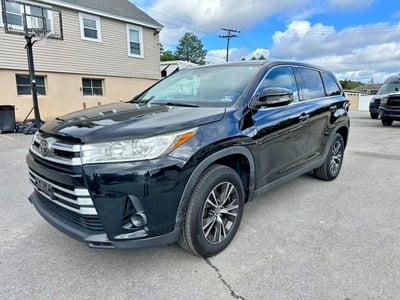 5TDZZRFH0KS****** 2019 Toyota Highlander