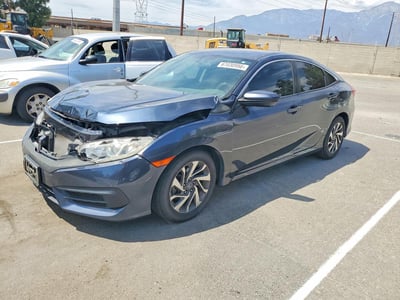 2HGFC2F74JH****** 2018 Honda Civic