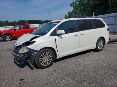 5TDYZ3DC0HS****** 2017 Toyota Sienna