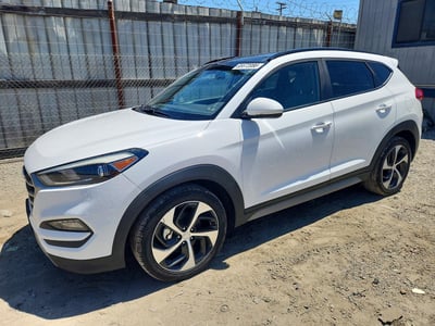 KM8J33A25HU****** 2017 Hyundai Tucson