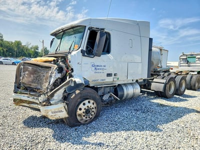 4V4WC9EH7RN****** 2024 Volvo VNR