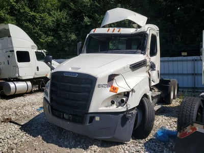 3AKJHLDV7SS****** 2025 Freightliner Cascadia 126