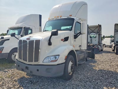 1XPBA48X2JD****** 2018 Peterbilt 579
