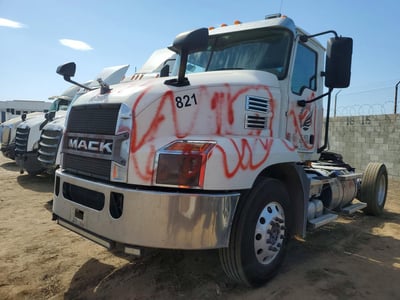 1M1AN4AY5KM****** 2019 Mack Anthem