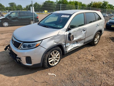 5XYKT3A61FG****** 2015 Kia Sorento