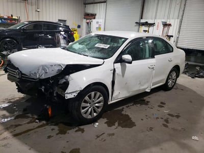 1VWAT7A3XFC****** 2015 Volkswagen Passat