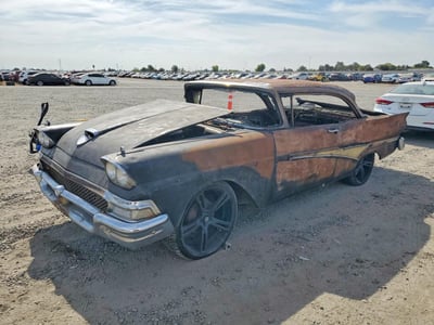 G8RV11**** 1958 Ford Fairlane 500