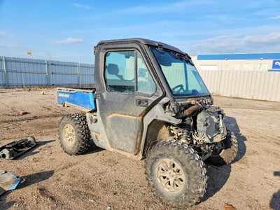 3JBUVAX44MK****** 2021 Can-Am Defender