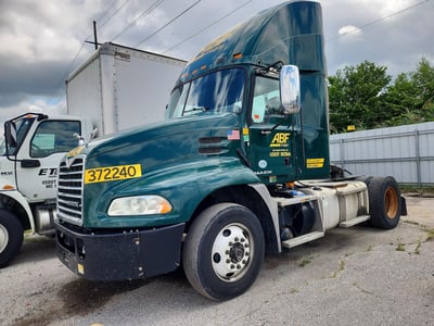 1M1AW01X2JM****** 2018 Mack Cxu612