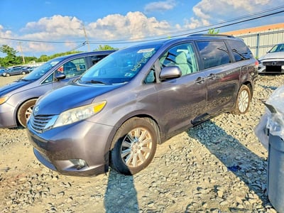 5TDDK3DC1DS****** 2013 Toyota Sienna