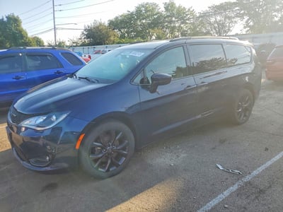 2C4RC1BG3JR****** 2018 Chrysler Pacifica