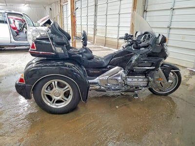 2002 Honda GL1800