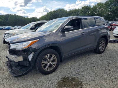 5TDBKRFH7GS****** 2016 Toyota Highlander
