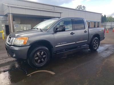 1N6AA0EC5FN****** 2015 Nissan Titan