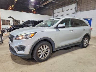 5XYPGDA53GG****** 2016 Kia Sorento