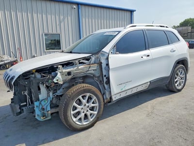 1C4PJLCB3JD****** 2018 Jeep Cherokee