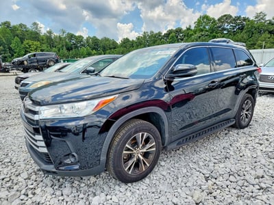 5TDZZRFH9KS****** 2019 Toyota Highlander