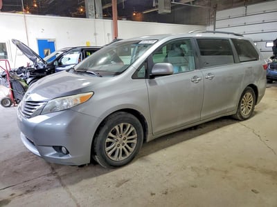 5TDYK3DCXFS****** 2015 Toyota Sienna