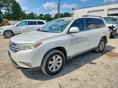 5TDBK3EH4DS****** 2013 Toyota Highlander
