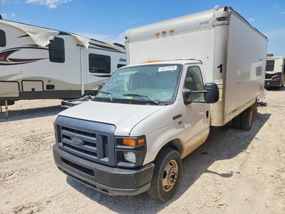 1FDWE3FL9GD****** 2016 Ford E-350