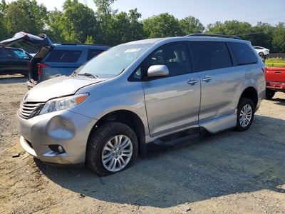 5TDYK3DC9GS****** 2016 Toyota Sienna