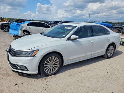1VWBT7A37HC****** 2017 Volkswagen Passat