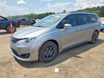 2C4RC1EGXKR****** 2019 Chrysler Pacifica